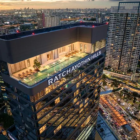 The Quarter Ratchayothin By Uhg Hotel